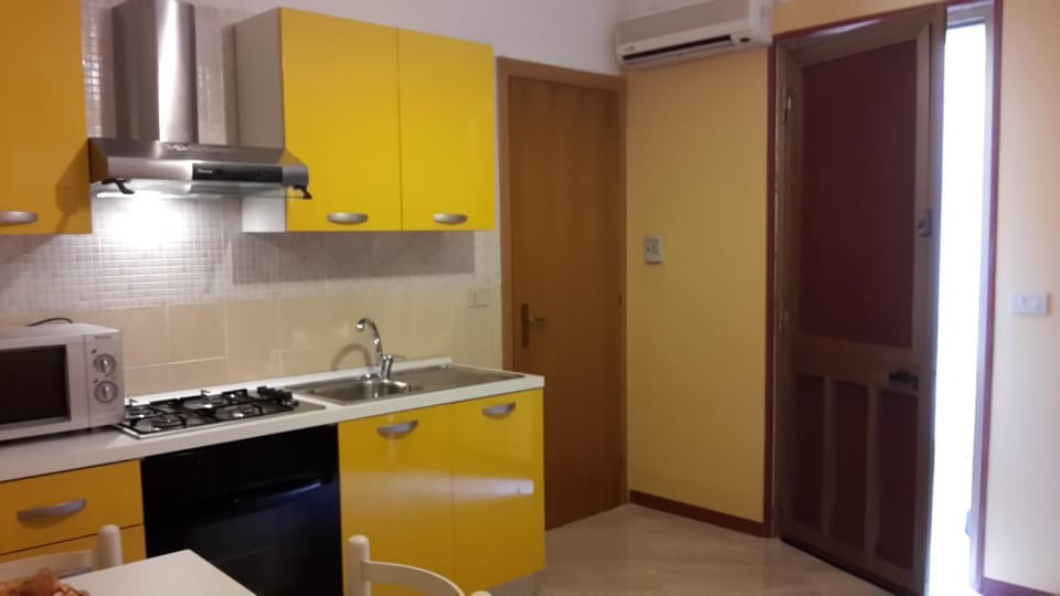 Kitchen or kitchenette, Decorative detail