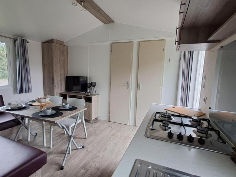 Kitchen or kitchenette, Seating area