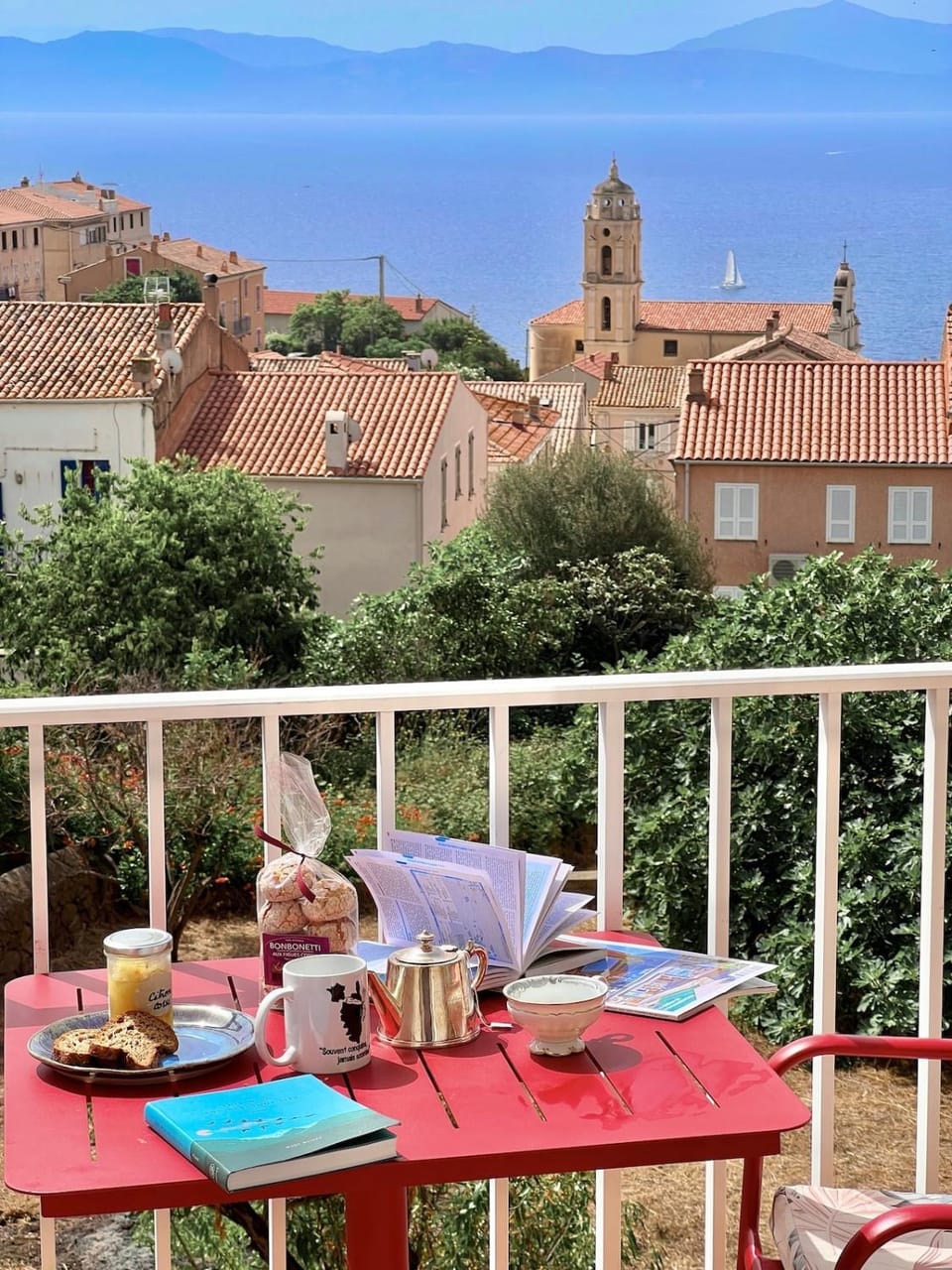 Patio, View (from property/room), Dining area, Garden view, Landmark view, Mountain view, Sea view
