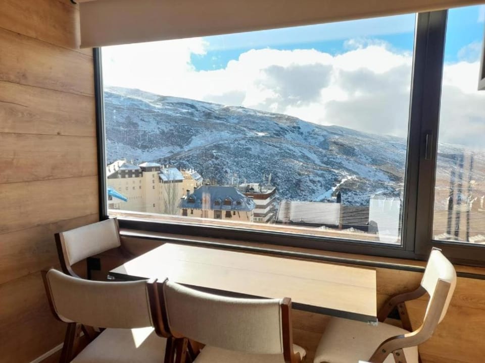 Day, Natural landscape, View (from property/room), Dining area, Mountain view