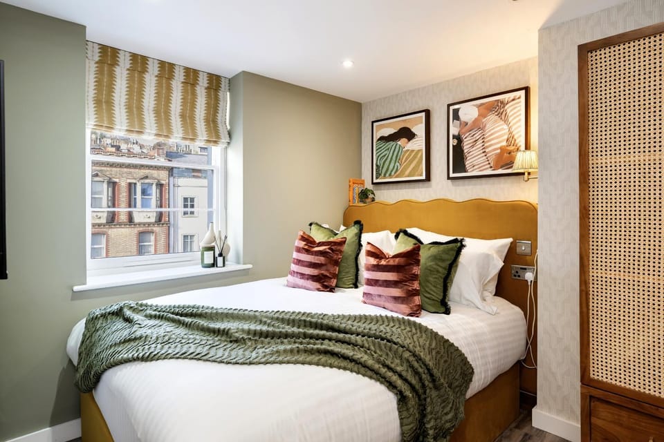 Bed, Bedroom