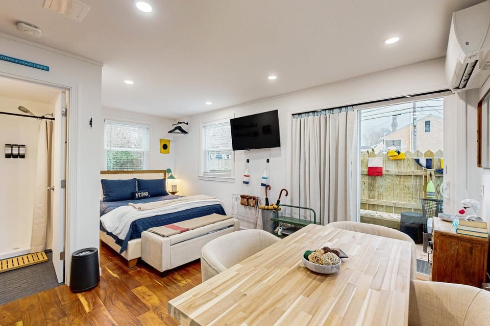 P-Town Studio w/ Parking: 1 Block To Tea, Town Ctr Apartment in Provincetown