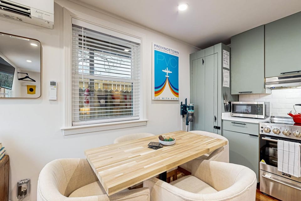 P-Town Studio w/ Parking: 1 Block To Tea, Town Ctr Apartment in Provincetown