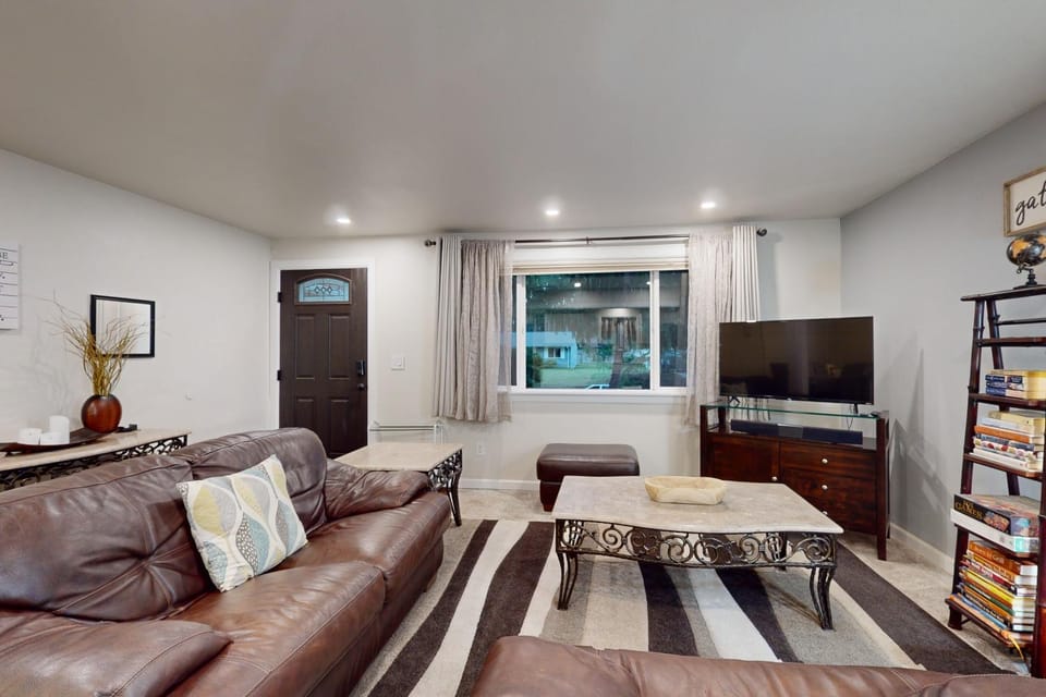 Port Orchard Retreat House in Port Orchard