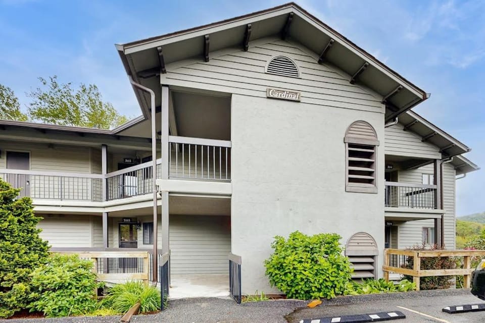 Cardinal 104 Apartment in Blowing Rock