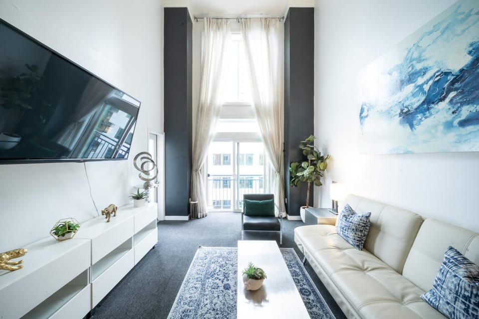 Penthouse Suite Downtown, Top Floor Apartment in Belltown