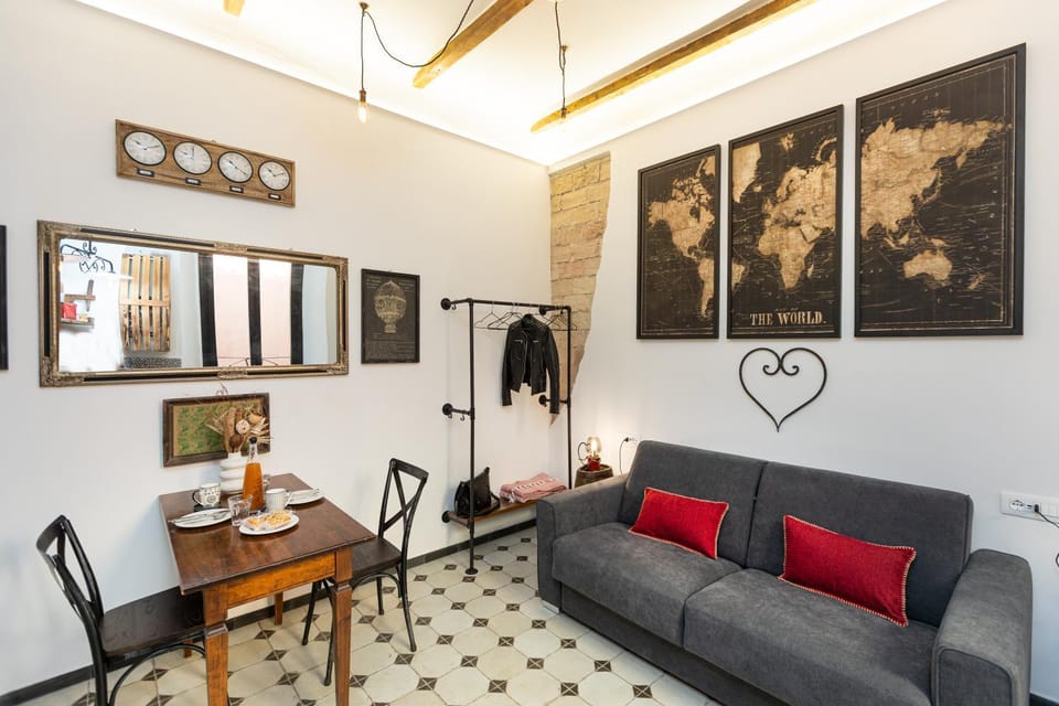 Living room, Decorative detail, Seating area, Dining area