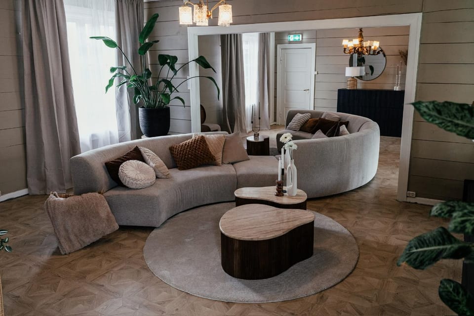 Living room, Seating area