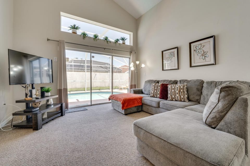 15 Mi to Universal: Home w/ Pool House in Kissimmee