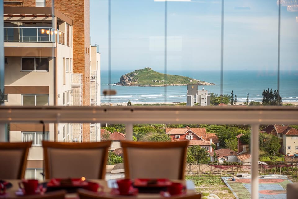 Pool view, Pool view