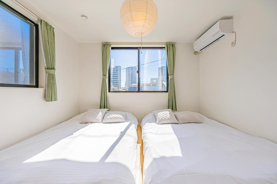 Bed, Bedroom, air conditioner