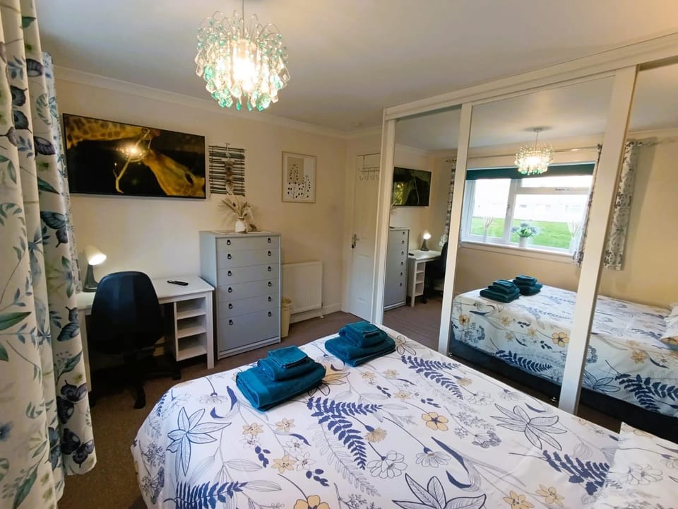 Double Room in Riverside Apartment - C Vacation rental in Glasgow