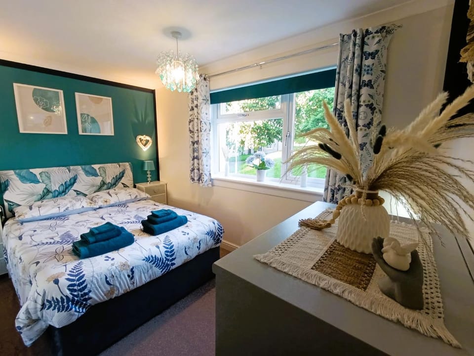 Double Room in Riverside Apartment - C Vacation rental in Glasgow