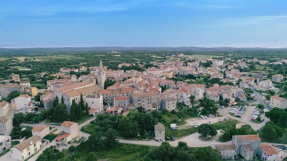 Natural landscape, View (from property/room), City view, Street view