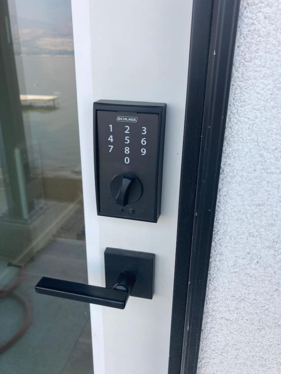 Lakefront Nest Beach House Suite Apartment in Penticton