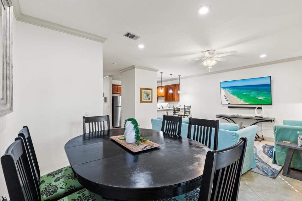 Three Pools, Steps to Beach, Dining and Shopping! House in South Walton County