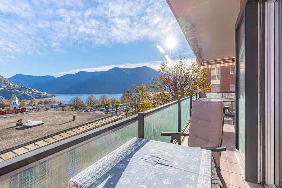 View (from property/room), Balcony/Terrace, Balcony/Terrace, Lake view, Mountain view
