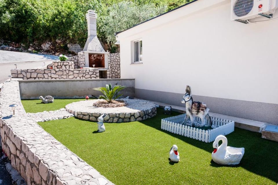 Property building, Garden