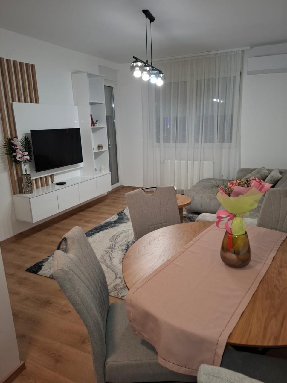 Communal lounge/ TV room, TV and multimedia, Living room, Seating area
