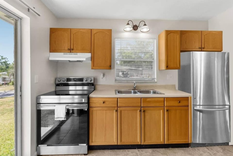 Cozy 2 Bedroom home, Dade City! #1 House in Dade City
