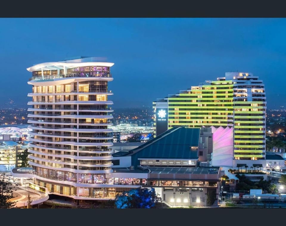 Broadbeach Beachside, Views Apartment in Broadbeach Boulevard