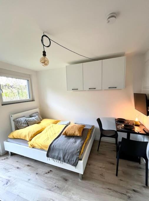 Bed, Living room, Photo of the whole room, Seating area, Dining area, Bedroom