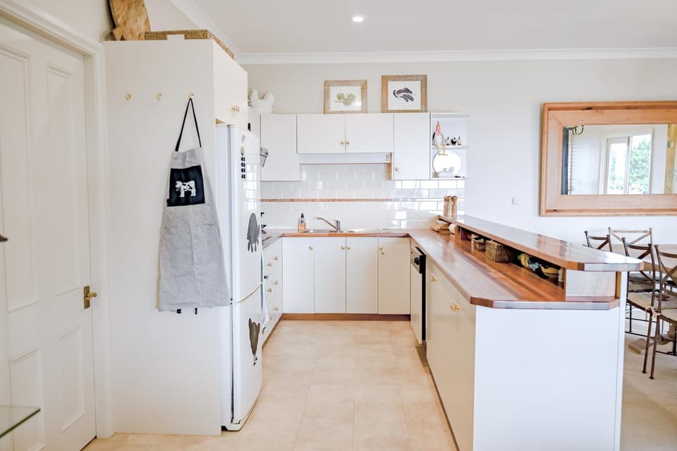 Kitchen or kitchenette, kitchen