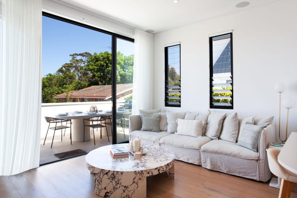 Coogee Contemporary Casa Penthouse IH Apartment in Sydney