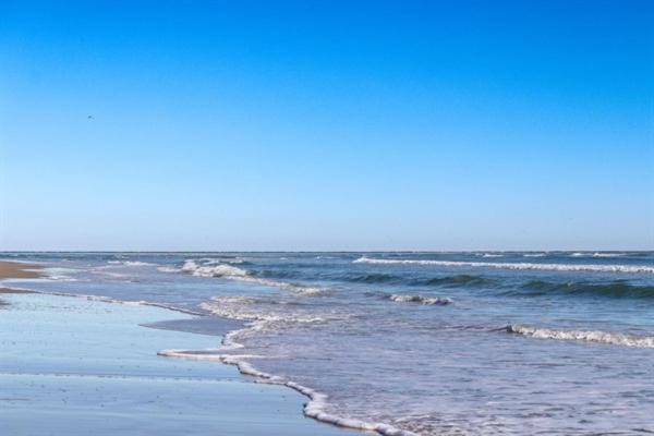 Oceanfront Escape at She Shed By The Seashore Apartment in North Topsail Beach