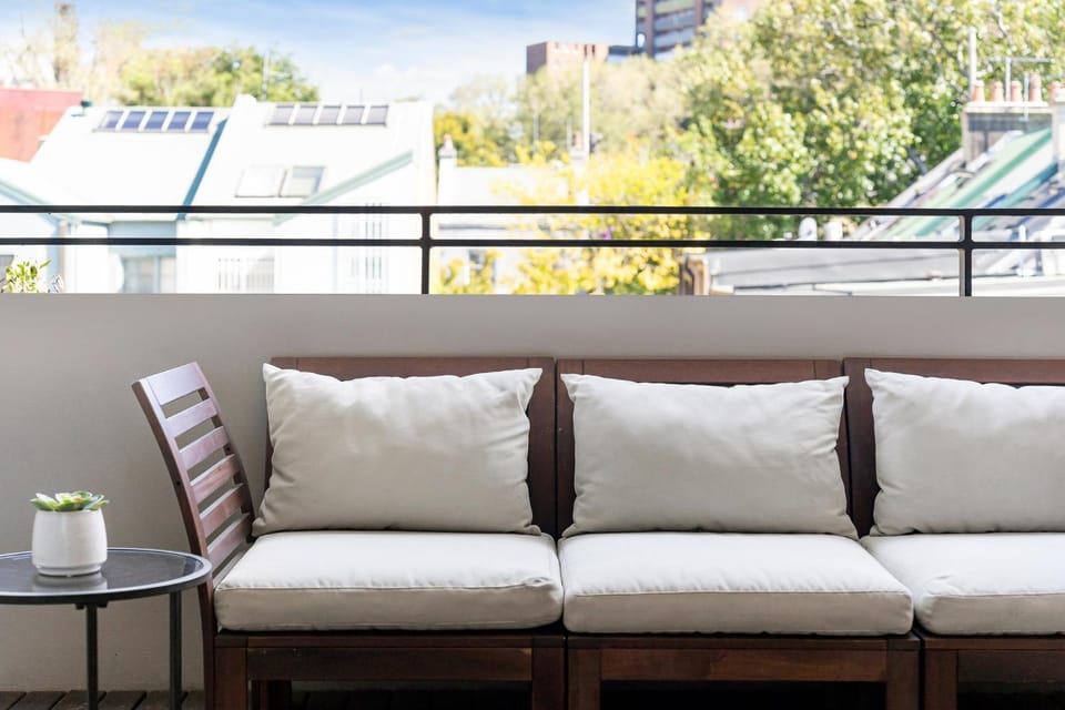 Crown Street Apartments by Urban Rest Apartment in Surry Hills