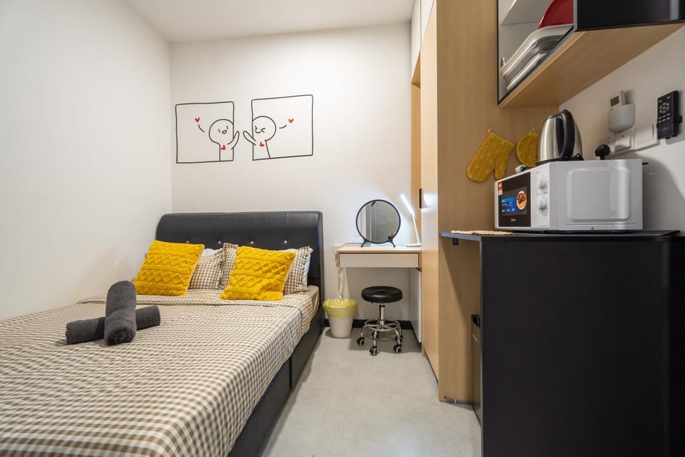 Bedroom, wardrobe, kitchen
