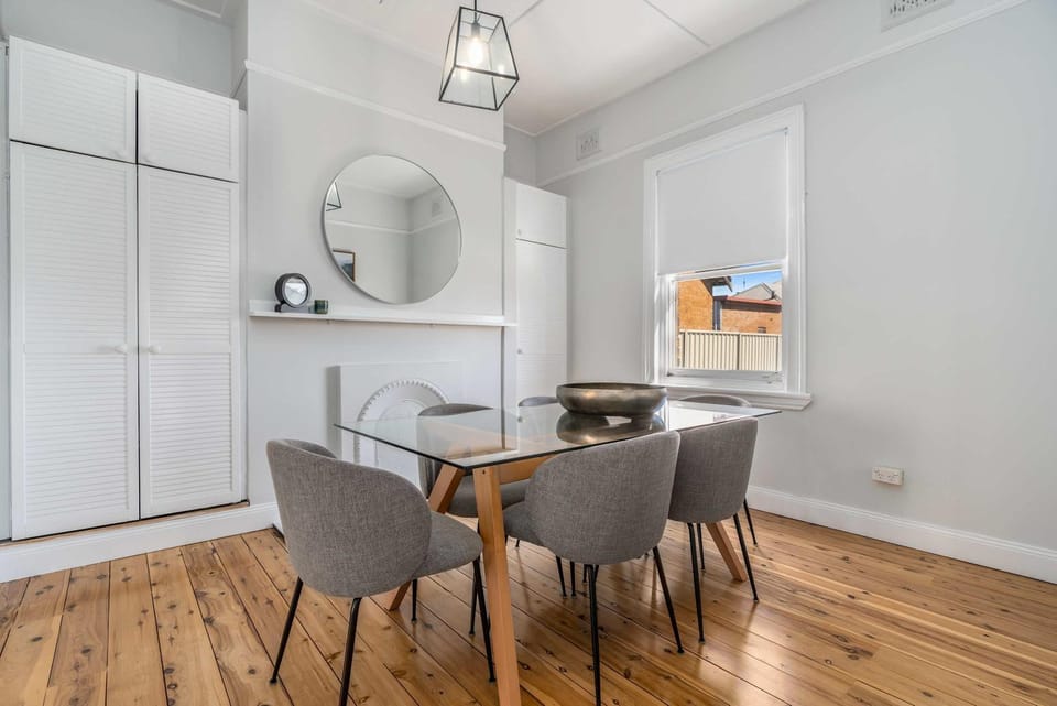 Incredible Location 2 Bed CBD Dream House in Orange