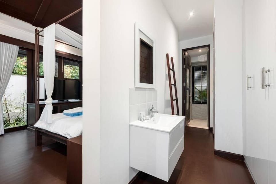 Renovated Luxury 3 Bed Pool Villa Kirikayan Maenam Koh Samui Villa in Ko Samui