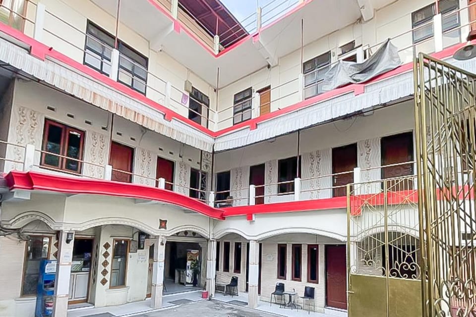 Facade/entrance