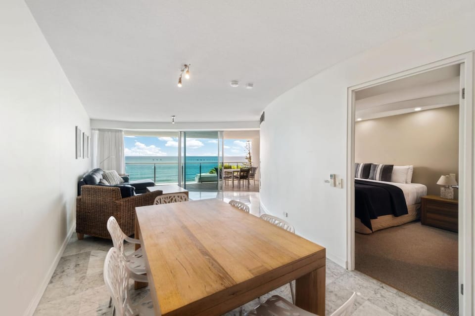 Sirocco 702, amazing ocean views for this contempory apartment in the heart of Mooloolaba Apartment in Sunshine Coast