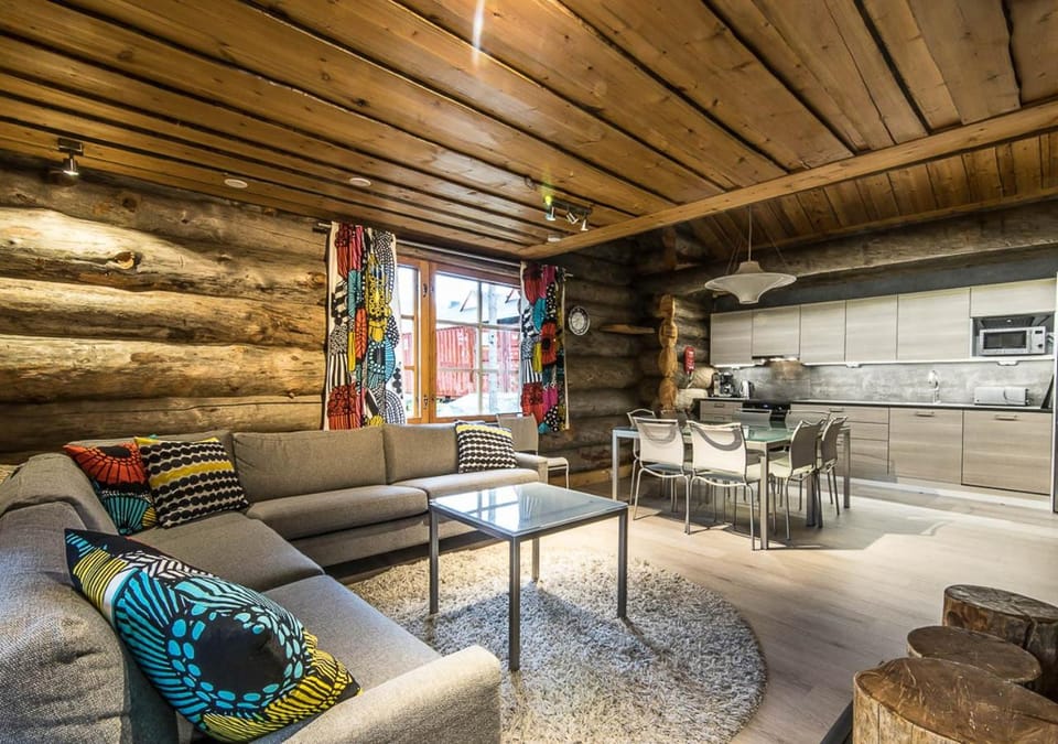 Kitchen or kitchenette, Living room, Seating area, Dining area