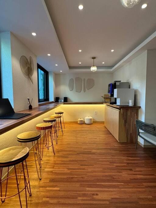 Coffee/tea facilities, Seating area