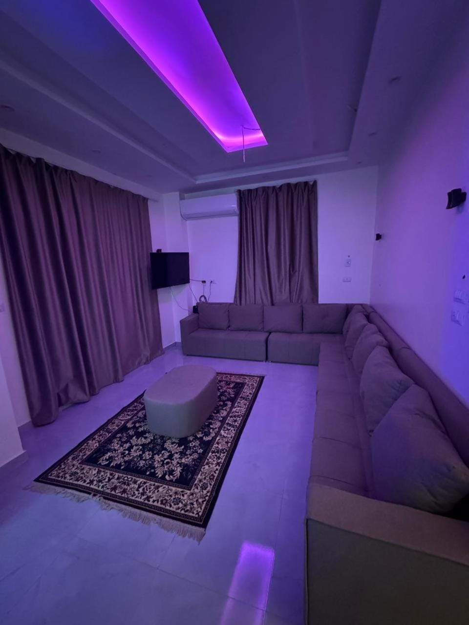 Communal lounge/ TV room, TV and multimedia, Seating area