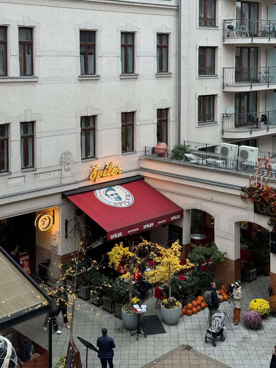 Property building, Food and drinks, City view, Location