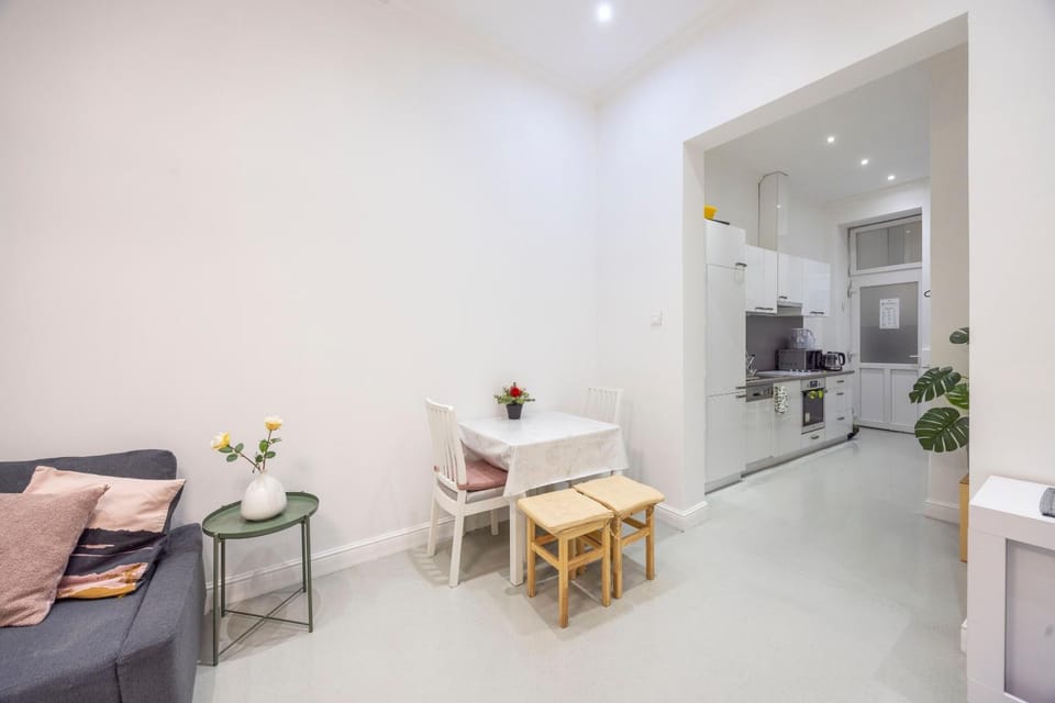 Deluxe & Cozy 3Bedroom Suites next to the Fashion St Apartment in Budapest