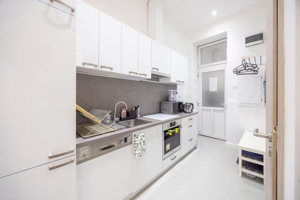 Deluxe & Cozy 3Bedroom Suites next to the Fashion St Apartment in Budapest