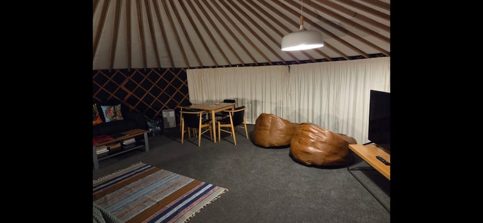 the hole in the rock yurt Luxury tent in West Coast