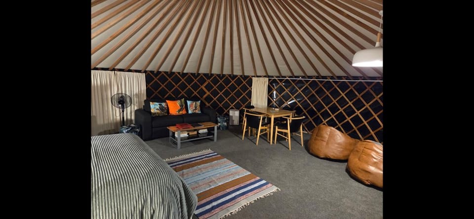 the hole in the rock yurt Luxury tent in West Coast