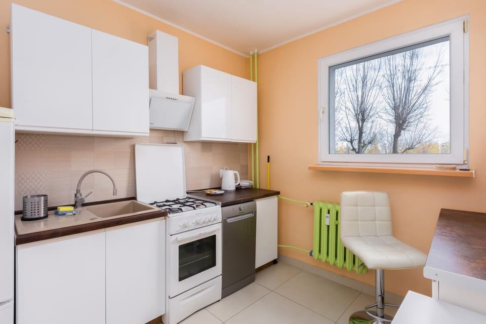 Coffee/tea facilities, Kitchen or kitchenette, oven, stove, toaster