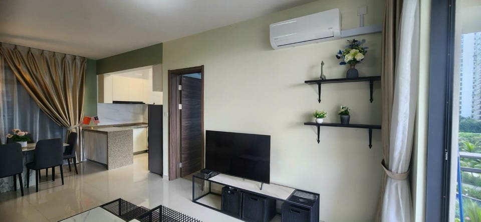 Communal lounge/ TV room, TV and multimedia, Kitchen or kitchenette, Living room, Seating area, Evening entertainment, air conditioner