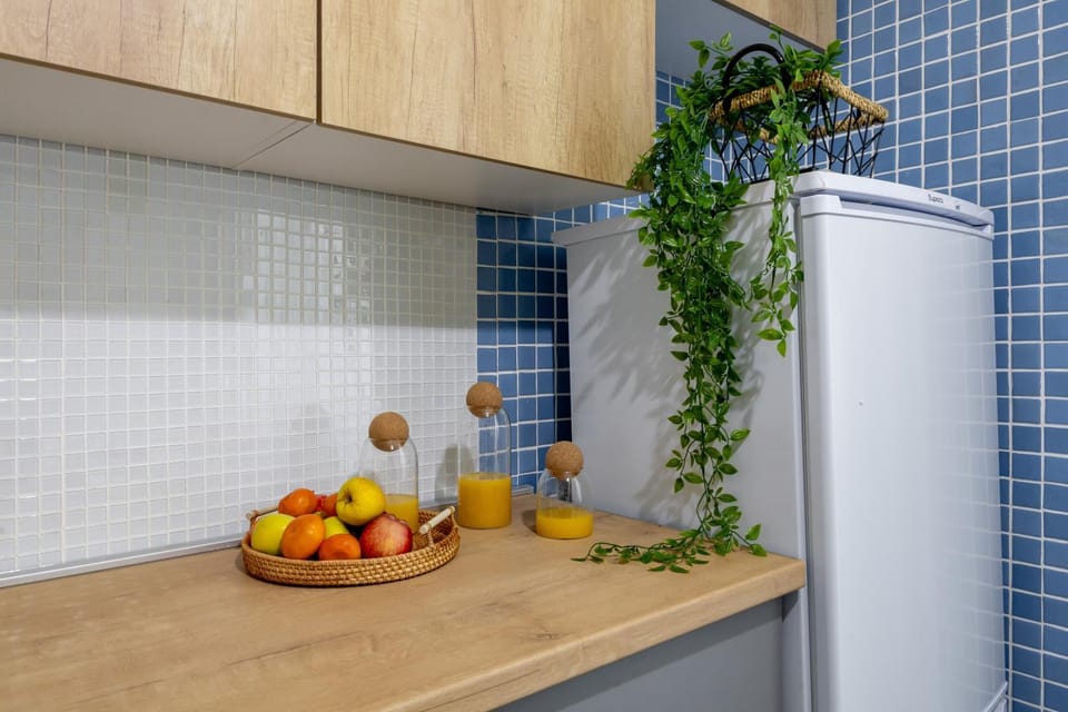 Kitchen or kitchenette, Food and drinks, Food, oven