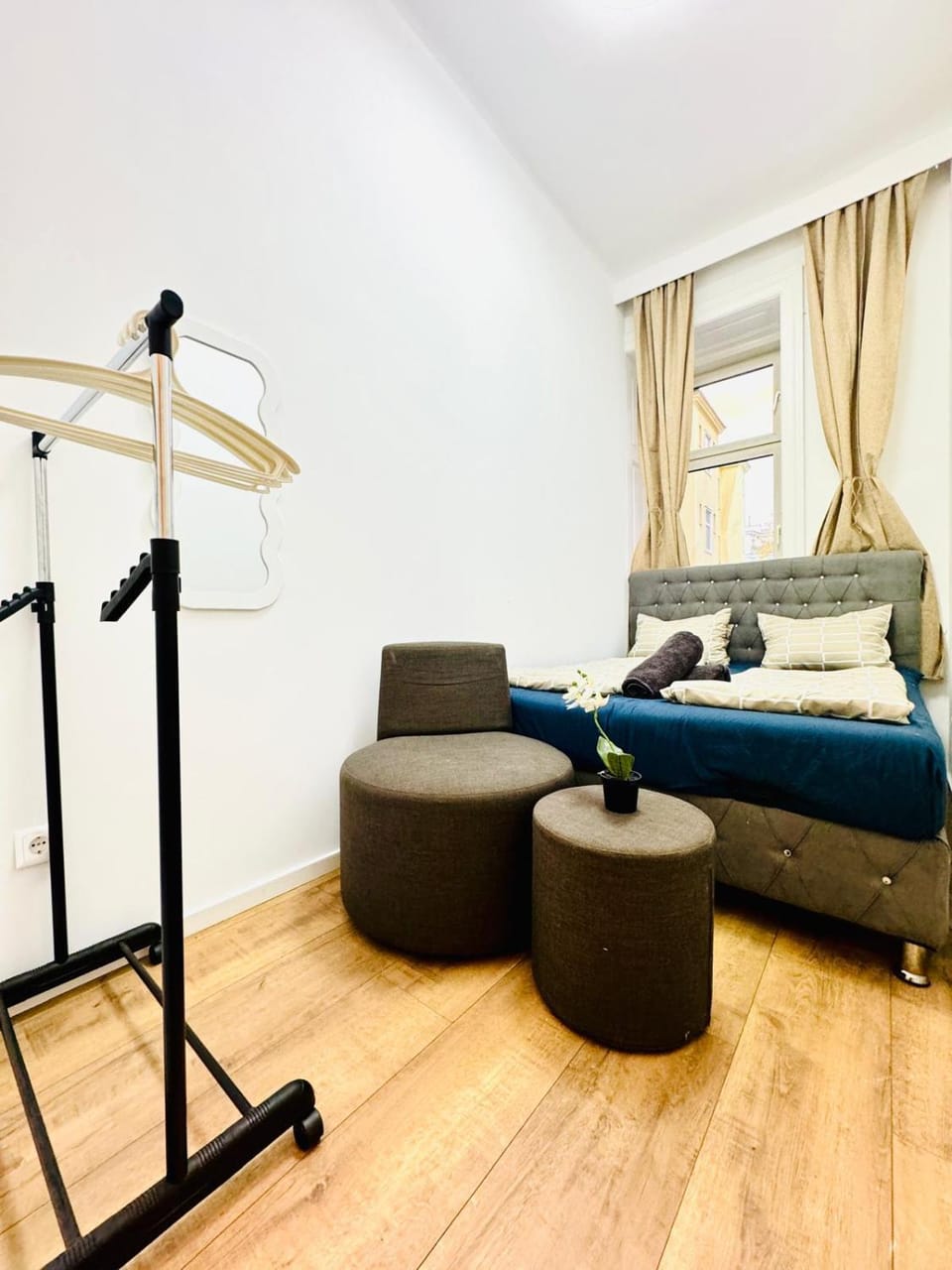 Seating area, Bedroom