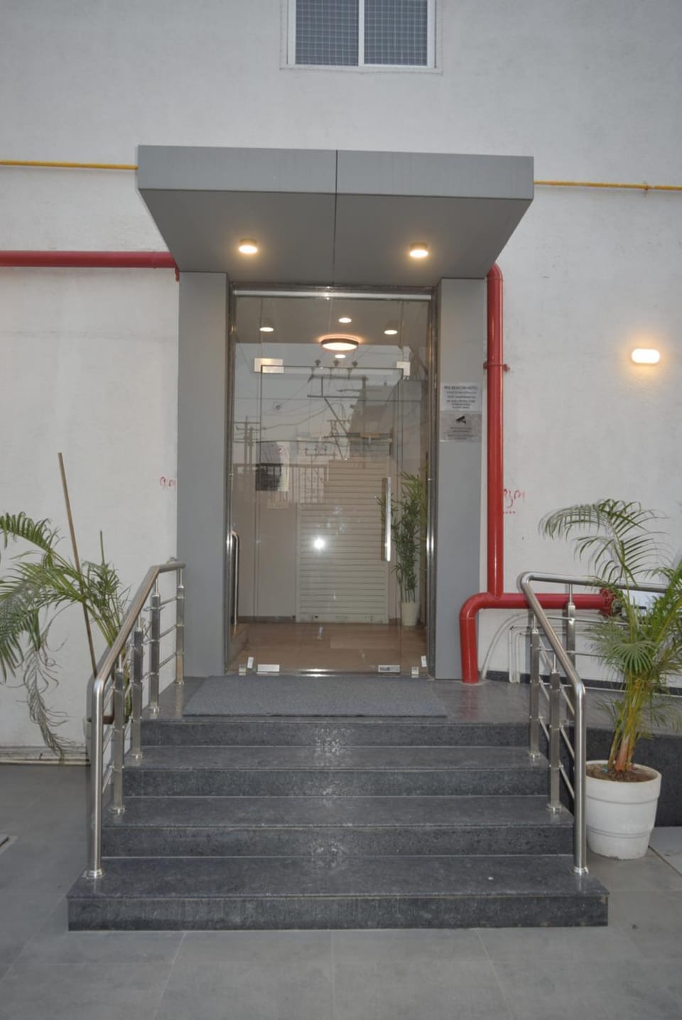 Facade/entrance