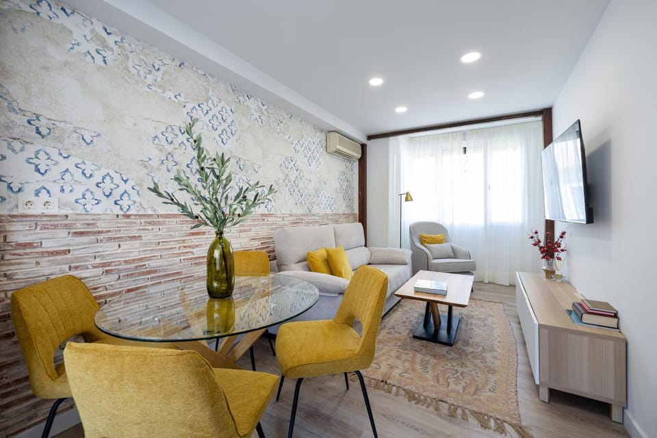 TV and multimedia, Living room, Dining area