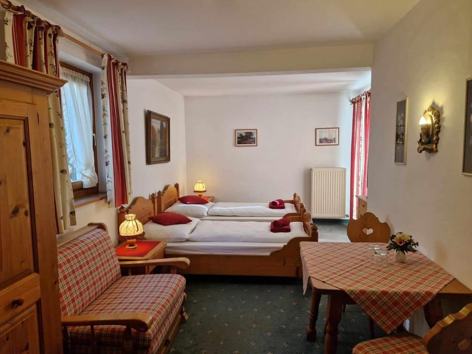 Pension Alpenrose Bed and Breakfast in Kitzbuhel